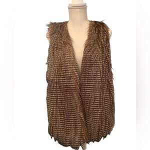 🌹FAUX FUR GORGEOUS VEST. NWOT. EXCELLENT CONDITION!!